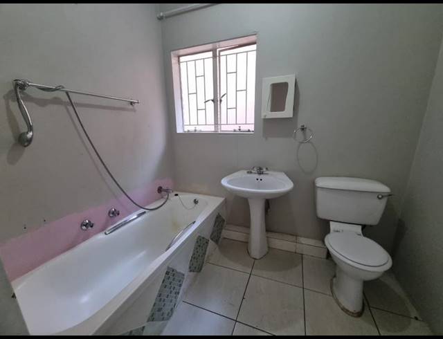 3 BEDROOM TOWNHOUSE FOR SALE IN BRACKENDOWNS